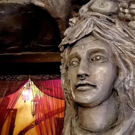 Karijatida-art Kuca Za Potpuni Odmor Duse I Tijela