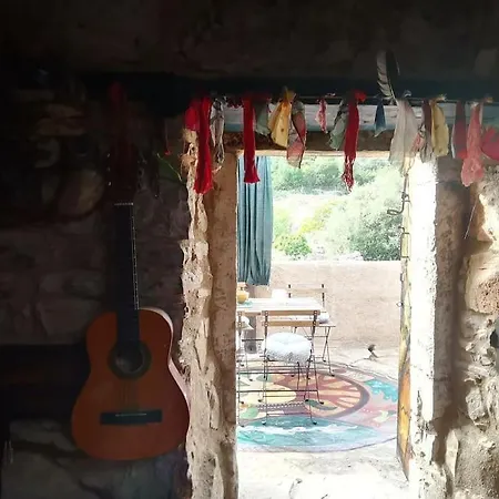 Karijatida-art Kuca Za Potpuni Odmor Duse I Tijela * Zena Glava