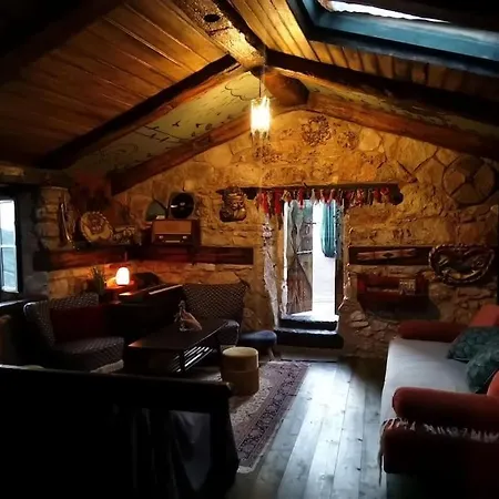 Karijatida-art Kuca Za Potpuni Odmor Duse I Tijela *