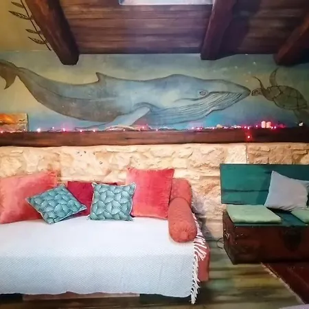 Karijatida-art Kuca Za Potpuni Odmor Duse I Tijela * Zena Glava