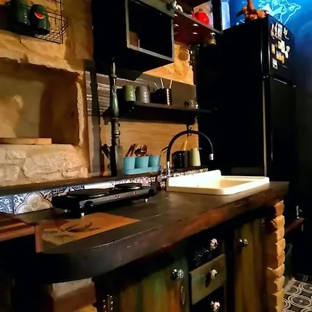 Karijatida-art Kuca Za Potpuni Odmor Duse I Tijela Apartment Zena Glava