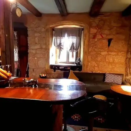 Karijatida-art Kuca Za Potpuni Odmor Duse I Tijela *