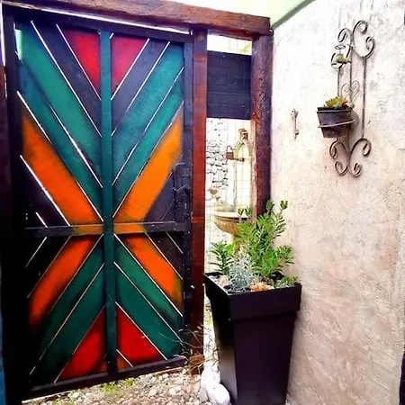 Karijatida-art Kuca Za Potpuni Odmor Duse I Tijela *