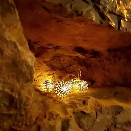 Karijatida-art Kuca Za Potpuni Odmor Duse I Tijela *